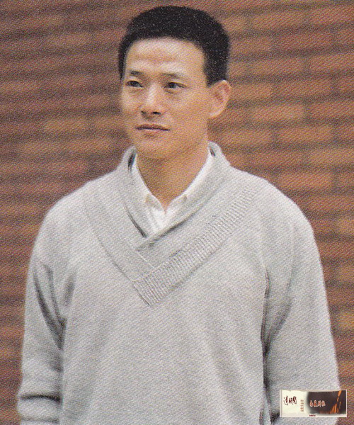吴兴国像